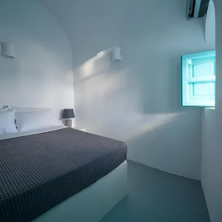 Cave Agapi Oia (Santorini)