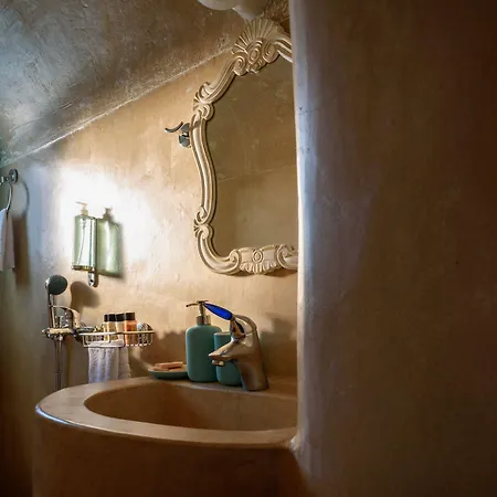 Cave Agapi Apartman *