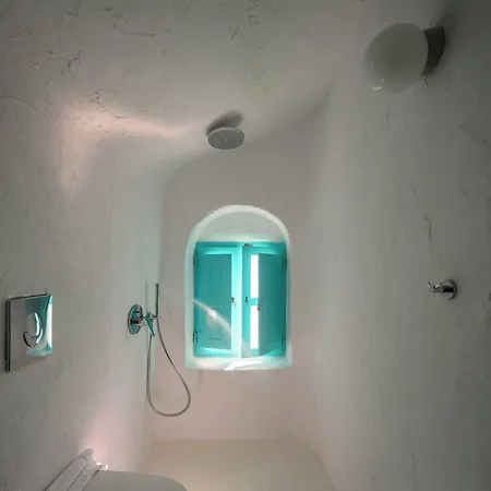 Cave Agapi Oia (Santorini)