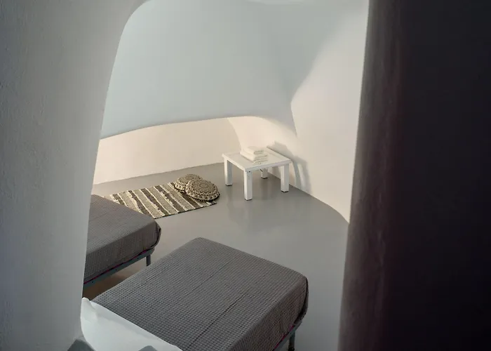 Cave Agapi * Oia (Santorini)